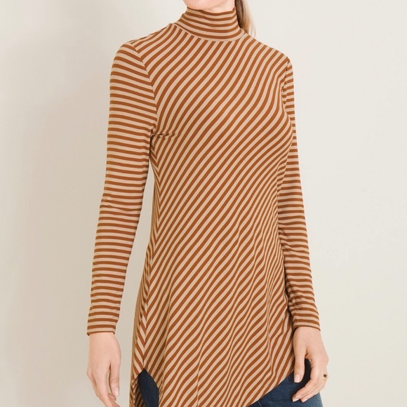 Chico's Mock- Neck Asymmetrical Hem Top Size M - Picture 3 of 8